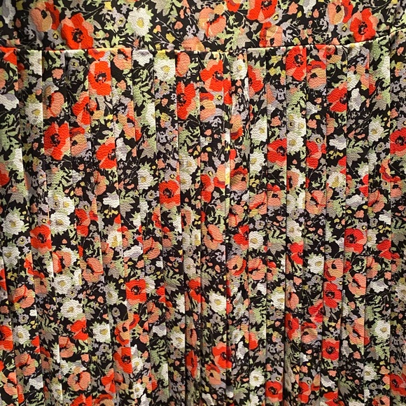 🔥 NWT ENDLESS ROSE GLORAL PLEATED ROMPER - Picture 3 of 10